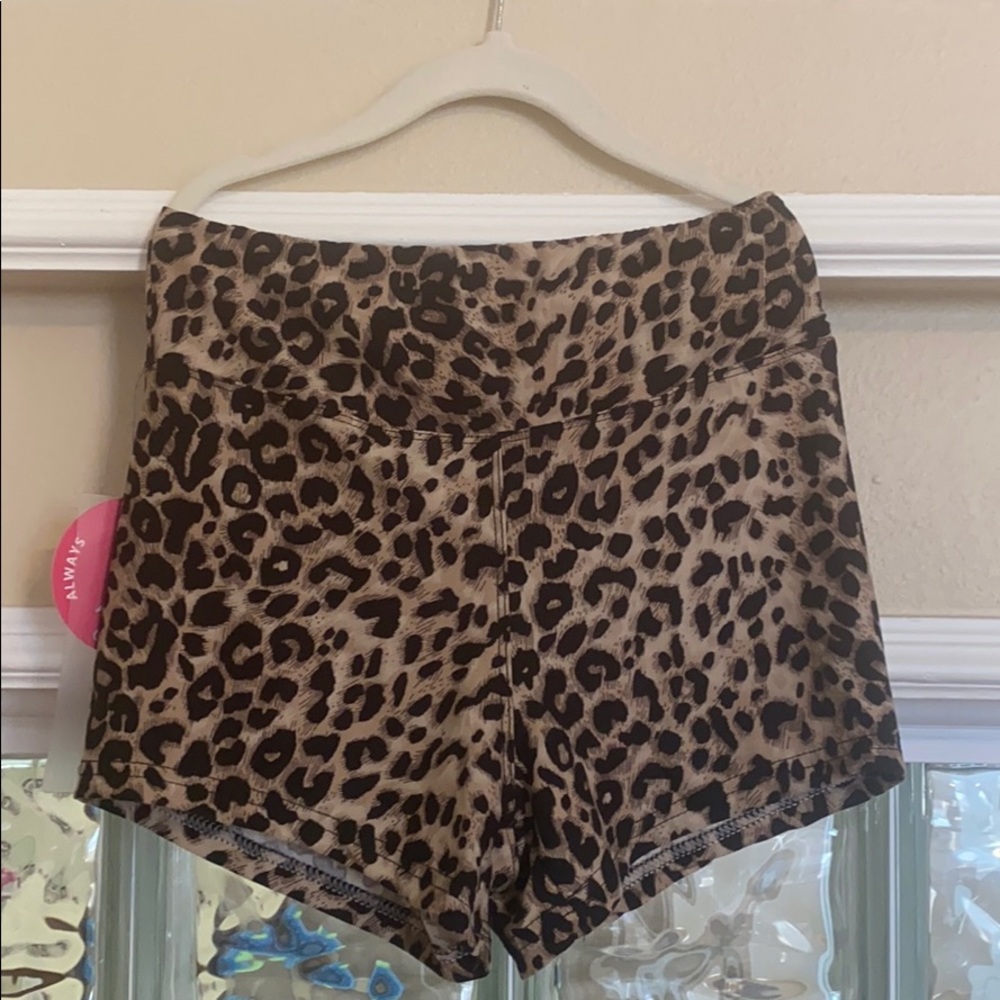 Brand new buttery soft shorts💖